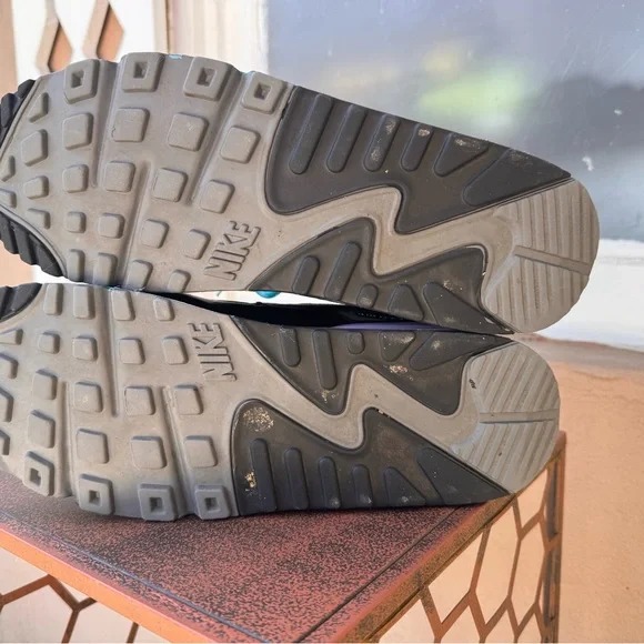 Nike Air Max 90: Bettas - Picture 7 of 9